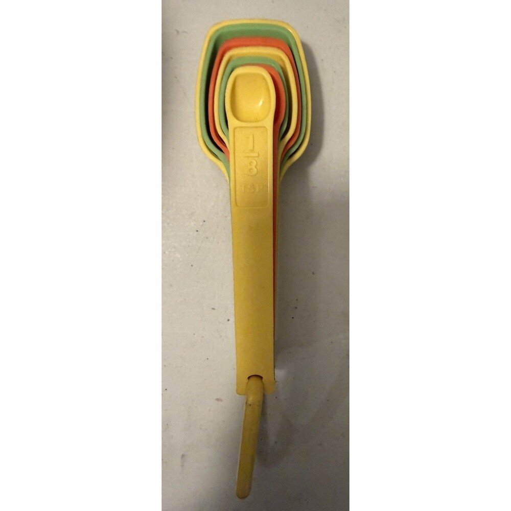 Vtg TUPPERWARE Measuring Spoons on D Yellow Ring ORANGE GREEN YELLOW